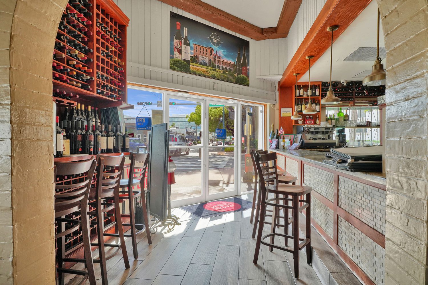 Bar and wine wall at the entrance